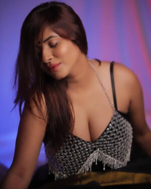 Muskaan Agarwal Instagram - Self love 🧿🧿🧿
.
.
Pic credit -#@atish_ture_photography turephotography