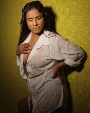 Muskaan Agarwal Instagram - Sometime editing kills your feeling, something from raw pics.
How its looking???😎😎🌪️🌪️🌪️
.
.
Clicked by 
.
.
#muskuagarwal #muskaanagarwal #crazy #bold #beauty #style #sessy #sexybodies #mumbai
