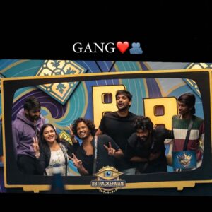 Muthukumaran Jegatheesan Instagram - Semma click ❤️🫂 !!! @arnaavactor @dharshagupta @mr_.jeffry_.official @naan_muthukumaran @iamvjvishal @sathya_actor !! #bb #biggboss #biggbosstamil #bb8