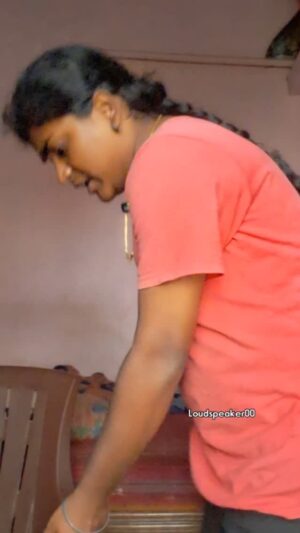 Muthukumaran Jegatheesan Instagram - எங்க வந்து யாருக் கிட்ட😈....
எங்க அண்ணன் வர்றாரு வழி விடு😍🔥-#reels #instagram #srisloudspeaker #thevaigaifoodie #maduraislang #chennaislang #tnslang #biggbossseason8 #biggbossmuthukumaran #kumaranfans