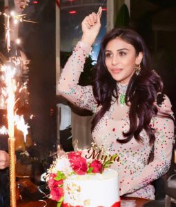 Actress Myra Sareen HD Photos and Wallpapers November 2024