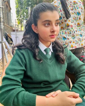Myra Singh Instagram - #crewincinemasnow 
i dont know where to start and what to write ….i am so so happy bcoz my first movie released and i am playing younger versions of gorgeous @kareenakapoorkhan mam . so grateful that i was able to share the screen with big starcast #poo kareena mam the best @tabutiful mam and my favorite @kritisanon mam and legendary @iamkulbhushankharbanda sir 
❣️
i am sure everyone will fall in love with the magic created by @rheakapoor mam @rajoosworld sir @ektarkapoor mam  @anilskapoor sir @akfcnetwork @balajimotionpictures 
special thanks to @official.jyotteebajaj mam @panchamighavricasting mam for all the casting coordination 
.
.
go watch it and give some love to #crew #jasmine