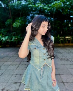 Myra Singh Instagram - You people are so special to me. Thanks so much, everyone, for the astonishing birthday wishes!
I am truly touched by the sheer number of messages and phone calls I received for my birthday. I genuinely enjoyed reading all of your lovely comments, they each touched my heart and almost moved me to tears!
Love you all 🤗🤗 #myra #14thbirthday