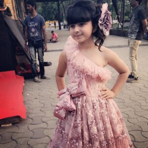 Myra Singh Instagram - Star parivar award night 
Beautiful outfit by @kirtiagarwal_varsha thank you soo much ❤️❤️❤️#starplus 
#starparivaarawards2018 #starparivaarawards
Hair style by @pinkyroy35