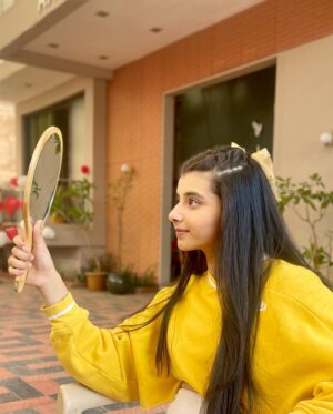 Myra Singh Instagram - Random clicks during shoot …. Bas last pic ka caption aap log hi bata do 😅 
.
.
.
.

#picoftheday #mood #instamood #valentineweek #february #yellowaesthetic #myrasingh