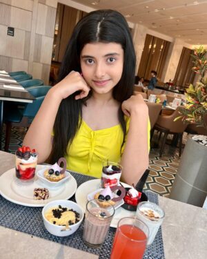 Myra Singh Instagram - Let me introduce you to my new favorite Sunday brunch place @fairfieldbymarriottmumbai  Once you try it, you will love it. 
📍Mado Mado 
Fairfield by Marriott Mumbai 
Thank you for inviting us 🫶we had a fabulous experience 
.
.
.
#fairfieldbymarriottmumbai #myrasingh #food #fairfieldbymarriott 
#sunday #brunch #yellow #sunnyday