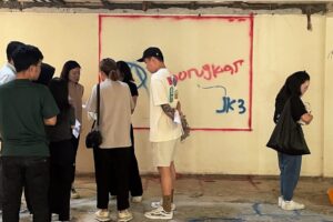 Nadia Saphira Instagram - what’s happening at Jalan Cikini Raya no.20 - a restoration project that’s been underway for almost a year now. we’re a couple of weeks shy from opening our doors, doors to a restaurant where everything is done with intention and attention - something that’s incredibly important to me. 

it’s been a great pleasure to collaborate with @rafaelmirantiarchitects , @sorsfurniture @chasrosari , folks of @biko_group , @felix_aldo from @fima_interior , Pak Michael from @samarinda.pt to carry through the restaurant’s mindset since day one even on construction phase.

@nadsap - it has been a fairly long walk but the end of the (construction) tunnel’s at least visible now 🤣🤍 let’s get this thing going