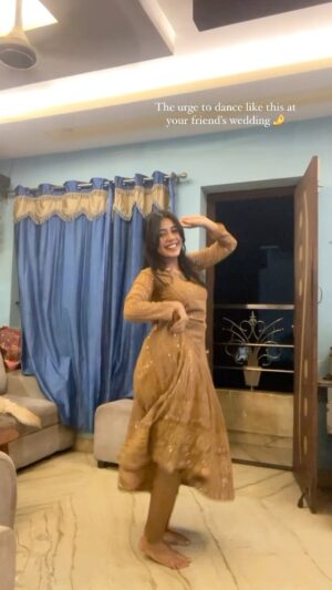 Nandhithaa Instagram - the urge to dance in new salwar 😏

.
.
.
.
#dancereel #trending #dancechallenge #tamilsong #viralvideos #fypシ