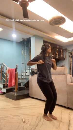 Nandhithaa Instagram - Yaaraadhu irukingala…. 👀

.
.
.
#tamilreels #dance #tamilsong #trendingreels #trendingaudio #aasakooda