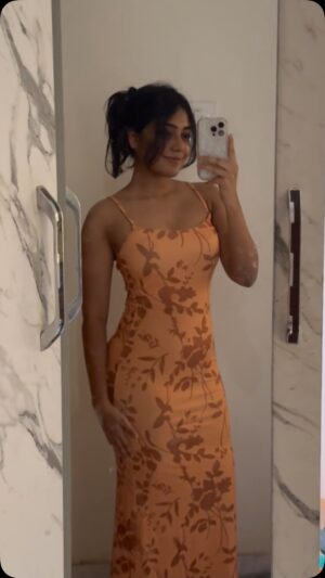 Nandhithaa Instagram - Messy hair   bodycon 🤓 

#bodytransformation #weightgain #weightgainjourney #transformation #fyp #trendingreels