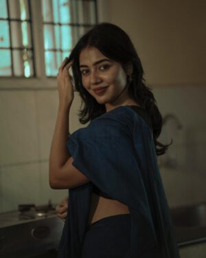 Nandhithaa Instagram - Not your average sandakozhi 😌

#tamilsong #tamil #traditional #saree