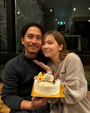 Naomi Lorraine Frank Instagram - .
.
先日は愛する良くんの34歳のお誕生日でした🎂

34歳も沢山笑って楽しい歳にしようね😊🫶🏻

多分、リール動画も作ります。笑
.
.
#誕生日#誕生日旅行#那須高原#那須#那須旅行 #栃木