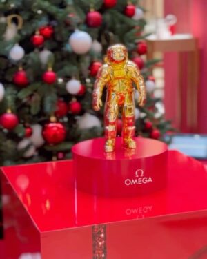 Natalia Ng Instagram - Hosted the official opening of the splendid @omega Christmas Pavillion 🎄✨ Thank you for having me ❤️ #omegacelebration #omegamalaysia Explore the pavilion at The Exchange TRX and take videos at the 360° booth, view iconic Omega timepieces & write letters to Santa 🎅🏻 Are you on the naughty or nice list?

#2monthspostpartum barely squeezing into my S size @doublewoot_fashion dress 🤭