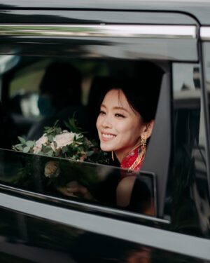 Natalia Ng Instagram - Something old and something new ❤️❤️‍🔥 A special flashback feature in celebration of our 2nd Wedding Anniversary 🥰 

During our wedding banquet (22.11.23), I re-wore my 接新娘 Tea Ceremony custom Qi Pao by @khoonhooi @khoonhooiofficial as my second march-in look— my “something old”— well not exactly old old, but it was first worn on October 17, 2022; the momentous day we swore vows to one another ❤️ (swipe 🔛 to get a doubly flashback to 17.10.22)

As for my “something new”, we added on a gorgeous sheer extension shawl with airy feathers custom made to give an extra pizzazz and complete my finale look at our wedding banquet night the following year 😍

Happy 2nd Anniversary, my @benik_varenik ❤️ Gotta say, it’s been pretty awesome doing life witchu 🥰 #BenTieTheNat 

Gold & jade necklace & earrings & ruby ring set | @lavinnewyork_diamond