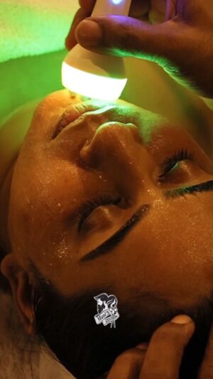 Nila Nambia Instagram - "The secret to a radiant glow? A hydra facial and a happy heart! 💖✨ Thrilled to see @nilanambiarpersonal glowing after her hydra facial!  #HYDRAFACIAL #SKINCARE •FOR APPOINTMENTS
Call:  91 7994 789 500
Open all day | 10AM - 8PM
Location: Civil Station Junction, Kudapanakunnu, Peroorkada, Thiruvananthapuram, Kerala, India###