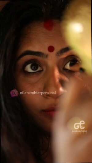 Nila Nambia Instagram - പാടവരമ്പത്തെ പെണ്ണ്.. ❤️
DOP @gandharvan_ 
One of my favourite songs from play list..
@jojugeorgeactorofficial