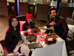 Nitya saxena Instagram - About the beautiful last night ❤️
Best time is Family time 🥰😇

@viyaofficial @nitya.saxena1186 #family #familytime #anniversary #12thweddinganniversary