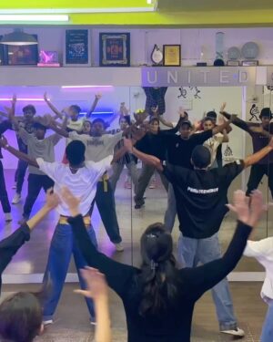 Paal Dabba Instagram - Naanga gaali at WEEKEND VACAY.😁❤️✨
📍 @theunitedgroovesdance 
@rseanroldan @the.meethling @manikabali87 
#nagali #workshop #dancevideo #reels #loveisthekey #bfab