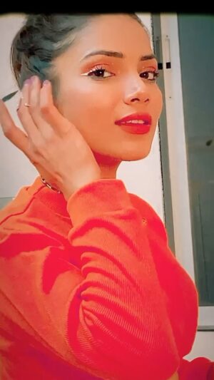Palak Singh Instagram - Koi chehra kya tumne padha hai?😍

#reels #reelsinstagram #reelitfeelit #oldsongs #90s #bollywoodsongs