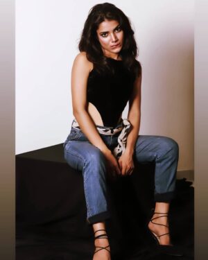 Palak Singh Instagram - EXPECT the bullshit,
But never ACCEPT it.😎.
.
.
Photographer-@_kalopsia.india
Concept and styling-@pritika_singh98 
Outfit top-@akritiandbhavna 
.
.
.
#blackforever #shoot #bitchass #dark #shein #shootlife #photography #model #modellife