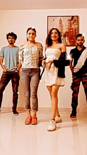 Palak Singh Instagram - DON’T RUSH...
@pritika_singh98 
@_.jitesh_singh._ 
@rahul.p.577 
#dontrushchallenge #four #weekend #friends #saturdayvibes #trending #petrolprice #petrol