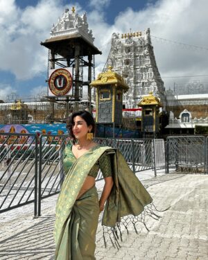 Parul Gulati Instagram - A trip to Tirupati to offer my heartfelt gratitude for the most incredible year. It’s been a journey of ups and downs, but every twist and turn has brought lessons that I’ll carry forever. I’m beyond grateful to have had the chance to visit this sacred place with my mum, by my beloved by my side ♥️

#tirupati #tirupatibalaji #balajitemple