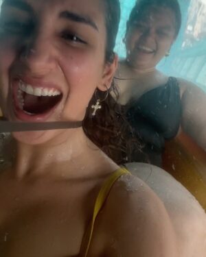 Parul Gulati Instagram - A day at the waterpark… best sunday ever with my babay @adaasainii 

#waterbabies #waterpark