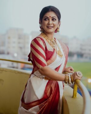 Payel De Instagram - সান বাংলার প্রাণের উৎসব দেখতে ভুলবেন না আজ ঠিক সন্ধ্যে ৭টা থেকে, আছে অনেক চমক, চোখ রাখুন। 

📷 : @myself_suvam 
💄 : @makeup_artist_loku
🔗: @rudrakshprnads 

#PranerUtsav #SunBangla