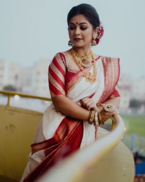 Payel De Instagram - সান বাংলার প্রাণের উৎসব দেখতে ভুলবেন না আজ ঠিক সন্ধ্যে ৭টা থেকে, আছে অনেক চমক, চোখ রাখুন। 

📷 : @myself_suvam 
💄 : @makeup_artist_loku
🔗: @rudrakshprnads 

#PranerUtsav #SunBangla