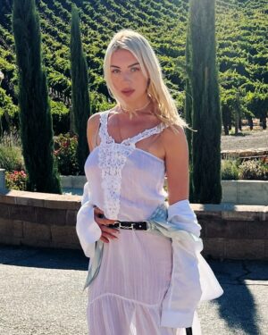 Polina Goudieva Instagram - Not a country girl but waking up and falling asleep stargazing on a 7000 acre rancho has it’s  x 🤍 #pasorobles