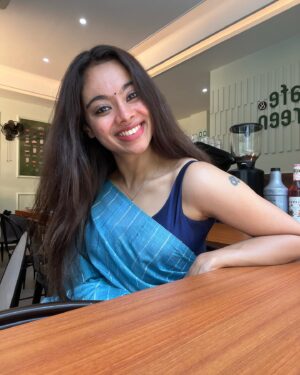 Pooja Shanka Instagram - Just another random day at shoot ✨🦋

#shootday