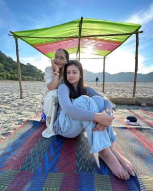 Priyanka Bharali Instagram - Ye tasveer hain apno ki 🤗🫶🧿

#love #family #mother #funtime #familytime #familygettogether #picnic #december #guwahati #assam #mayong #chanaka #india #instagram #instapost #instalike #instagood #instamood #priyankabharali #priyankabharaliofficial #priyankabharalifanclub #🫶🧿🧿