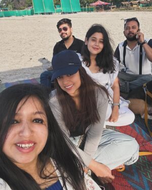 Priyanka Bharali Instagram - Ye tasveer hain apno ki 🤗🫶🧿

#love #family #mother #funtime #familytime #familygettogether #picnic #december #guwahati #assam #mayong #chanaka #india #instagram #instapost #instalike #instagood #instamood #priyankabharali #priyankabharaliofficial #priyankabharalifanclub #🫶🧿🧿