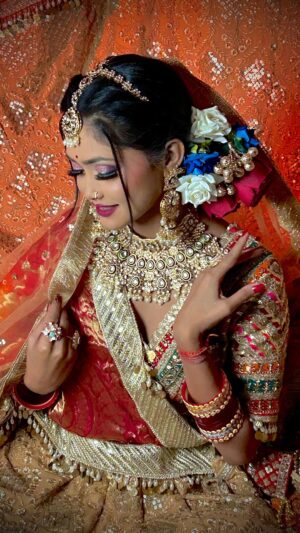 Priyanka Sanam Instagram - Prema re to Prema re 🫶🏻 #priyankasanam 
Mua- @_sonasmakeover_ 

#odisha #odia #odiareels #odiasong #reelsindia #trendingreels #reels #grwm #trend #makeup #makeuplook #bridal #bridalmakeup #bride #trending #odiatrending #expression #look #bridallook