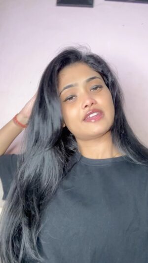 Priyanka Sanam Instagram - To pakharu feruni mo najara #priyankasanam 

#odisha #odia #reelsindia #odiareels #odiasong #trendingreels #reels #trend #expression
