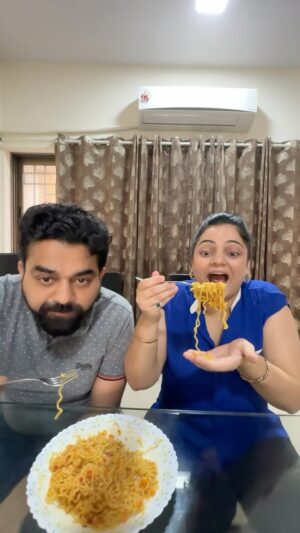 Priyanka Tiwari Instagram - Brother VS Sister Maggi Challenge 
.
#food #maggi #foodporn #reelitfeelit #fyp