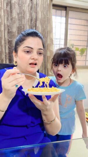 Priyanka Tiwari Instagram - Do you Like sharing your Maggi Y/N 
.
#food #foodporn #reelitfeelit #fyp