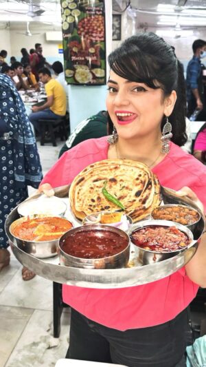 Priyanka Tiwari Instagram - Best Punjabi Thali in Amritsar 🤑
.
#food #foodporn #reelitfeelit