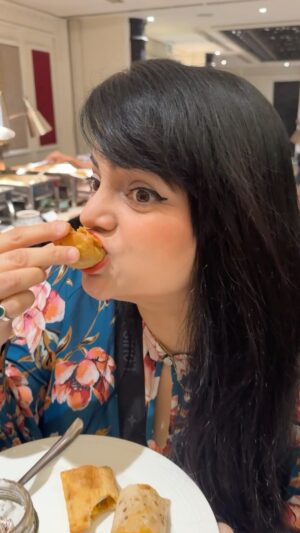 Priyanka Tiwari Instagram - @itcmaratha Mumbai Food Review 🤡
.
#food #foodie #reelitfeelit