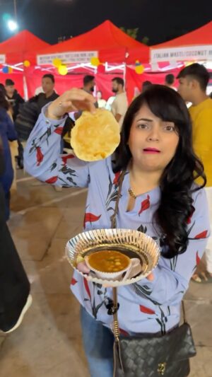 Priyanka Tiwari Instagram - Society ka MELA 💃
.
#reels #food #reelkarofeelkaro