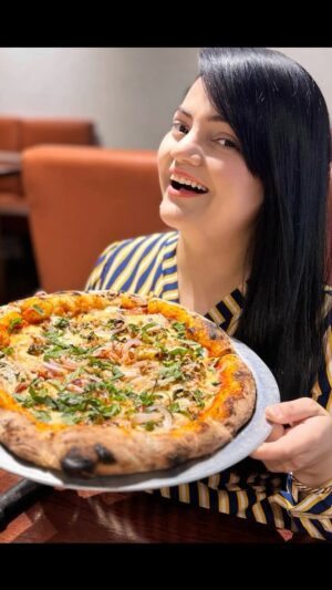 Priyanka Tiwari Instagram - Best Pizza in Ahmedabad 
.
#food #pizza #foodporn #reelitfeelit