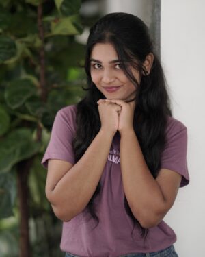 RK Dhanusha Instagram - Love Yourself 🖤✨
Be yourself 🫶🏿

Click by 📸 @storiesbyman 💗

#happygirl #happyme #loveyourself #liveyourlifetothefullest #rkd #rkdhanusha4t #rkdhanusha4t🖤 #rkdhanusha