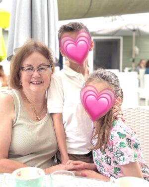 Rachael Carpani Instagram - Happy Birthday to my beautiful, intelligent, amazing Mama 💗💗💗 Huge Birthday hugs and kisses from everyone Today!! 💕💕💕💕
*
*
#happybirthday @gaelmarycarpani 
Love you to the moon and back 😘😘😘