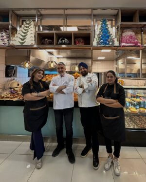 Rakhee Vaswani Instagram - Throwback to an incredible bread-making session at @ireks.bakingcrew 😍🥨 Majorly missing it!🥹

@eurofoodsindia @chefsssanmeet1 @husnu_atamann 

(Bread Making,IREKS ,Turkey ,EuroFoods, breads, baking, baking vibes, travel, work, throwback)

#chefrakheevaswani #tbt #throwback #throwbackthursday #turkey #turkey🇹🇷 #explorepage #fyp #fypシ #fypage