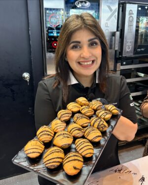 Rakhee Vaswani Instagram - Day 1 at Bakery Biz’24 was a total vibe! 🔥 Live demos in @unoxovens were lit, and my 2 masterclasses? Absolute slay👩‍🍳✨

Who’s pulling up today? Let me know in the comments—don’t miss the action! 💯

#chefrakheevaswani #unox #unoxovens
#unoxindia #explorepage #masterclass #bakerybiz #bakerybiz2024 #explore #fyp #fyp #jioworldconventioncentre #day1 #dump 

@unoxlounge.mumbai @unox_india @ranjeevksinha
@jioworldconventioncentre @hrulichan
@nrastogi07 @chefadil_unoxindia @bakeryandhorecabusiness @unoxmiddleeast @palateculinary