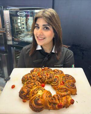 Rakhee Vaswani Instagram - Day 1 at Bakery Biz’24 was a total vibe! 🔥 Live demos in @unoxovens were lit, and my 2 masterclasses? Absolute slay👩‍🍳✨

Who’s pulling up today? Let me know in the comments—don’t miss the action! 💯

#chefrakheevaswani #unox #unoxovens
#unoxindia #explorepage #masterclass #bakerybiz #bakerybiz2024 #explore #fyp #fyp #jioworldconventioncentre #day1 #dump 

@unoxlounge.mumbai @unox_india @ranjeevksinha
@jioworldconventioncentre @hrulichan
@nrastogi07 @chefadil_unoxindia @bakeryandhorecabusiness @unoxmiddleeast @palateculinary
