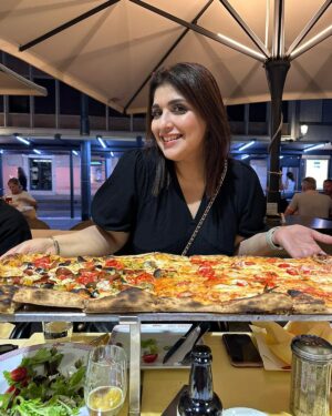Rakhee Vaswani Instagram - Throwback to Italy, where @da_pino served up this epic meter-long pizza right on my table! 😍🍕Literally the best slice of my life food goals, for real!😮‍💨🫶🏻

(Throwback, Italy, meter-long pizza, Da Pino, food goals, best slice, unforgettable, memories, epic meal, pizza lover, foodie adventure)

#chefrakheevaswani #throwback #italyeats #metrelongpizza #dapino #foodgoals #pizzalover #unforgettablebites #foodieadventure #epicmeals #pizzatime #traveleats #FoodMemories #IncredibleFood #tbt