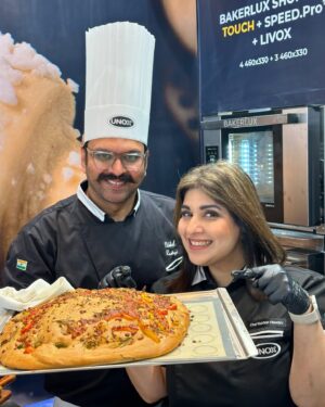 Rakhee Vaswani Instagram - Day 1 at Bakery Biz’24 was a total vibe! 🔥 Live demos in @unoxovens were lit, and my 2 masterclasses? Absolute slay👩‍🍳✨

Who’s pulling up today? Let me know in the comments—don’t miss the action! 💯

#chefrakheevaswani #unox #unoxovens
#unoxindia #explorepage #masterclass #bakerybiz #bakerybiz2024 #explore #fyp #fyp #jioworldconventioncentre #day1 #dump 

@unoxlounge.mumbai @unox_india @ranjeevksinha
@jioworldconventioncentre @hrulichan
@nrastogi07 @chefadil_unoxindia @bakeryandhorecabusiness @unoxmiddleeast @palateculinary