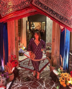 Rakhee Vaswani Instagram - Wedding szn🤍🕺✨

(Wedding season, mehendi outfit, outfit, fit check, inspiration, wedding, mehendi, mehendi night, traditional, wedding, mehendi nights)

#chefrakheevaswani #instafashion #gehrapyaar #mehendi #mehendnight #wedding #weddingszn #weddingphotography #weddingseason #shaadi #shaadivibes