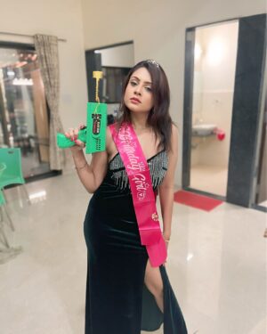 Rani Pari Instagram - Thank you so much for making my birthday so special my friend and fans love you a lot I am so grateful feeling blessed thanks for all your wishes and blessings 🧿we will rock this year 🎂🥳💃🏼

#pari #birthday #birthdaycake #friends #fans #instagram #ranipari #actress #model #instagoods #post #like #followforfollowback #follow #explore #explorepage #weareoneexo #instalike #beauty #love #blessed #fyp #girl #special #moda #star #luxurylifestyle #birthdaygirl #viral #photo